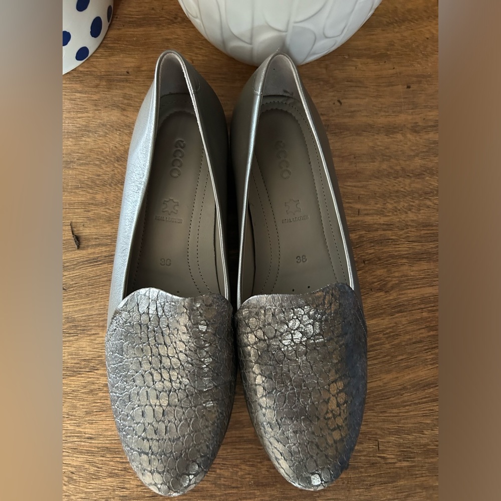 Ecco Silver Metallic Shoes